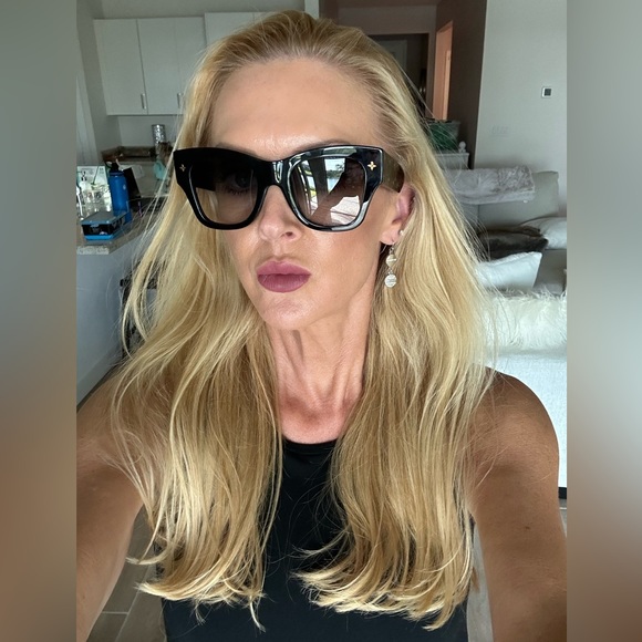 Louis Vuitton Rendezvous Cat a eye Sunglasses - Picture 2 of 14